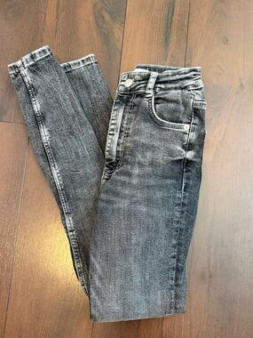 Zara Gray Washed High Waisted Skinny Jeans Size 2 women denim